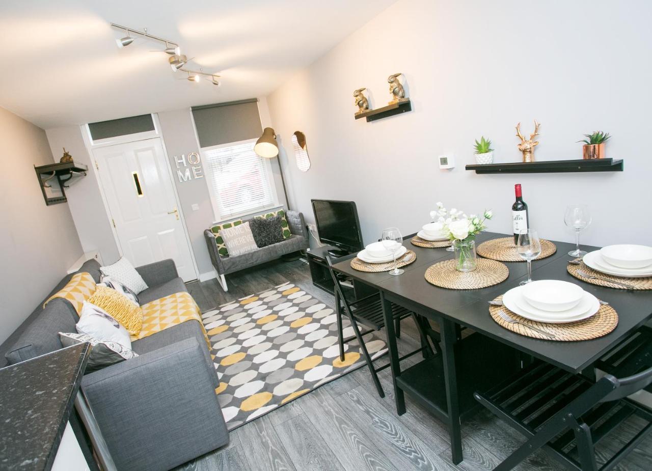Malone Place Apartment เบลฟาสต์ ภายนอก รูปภาพ